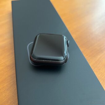 Apple Watch SE 2020 Space Gray (čierny) - 2