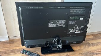 LCD televízor Panasonic TX-L32E3E - 2