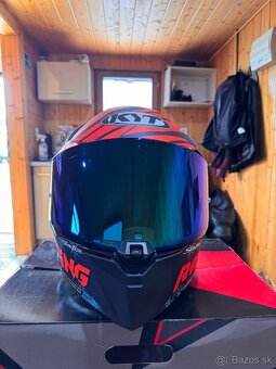 Predám úplne novú prilbu KYT Racing R-2R - 2