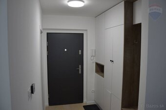 Prenájom novostavba 2 izbový byt Nitra centrum + garážové st - 2