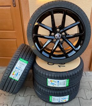 5x112 R18 Borbet N Black glossy + letné 225/40 R18 (2024) - 2