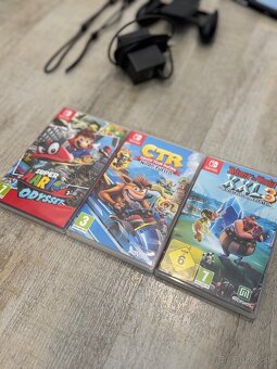 Nintendo Switch + 3 hry - 2