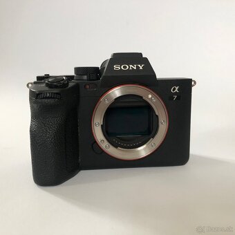 Predám Sony a7 iv - 2