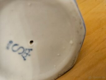 Krásne značené porcelánové sošky cena za kus-20€/21cm/ - 2