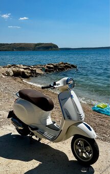 Predam VESPA PRIMAVERA 125 2900km - 2