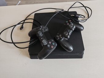 Predám ps4 - 2
