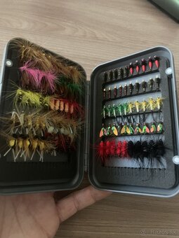 Predám mušky s boxom 100 ks - 2