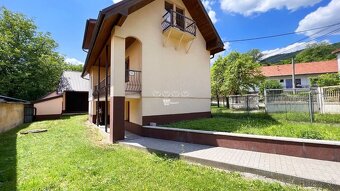 Na predaj zrekonštruovaný rodinný dom s veľkým pozemkom v ob - 2