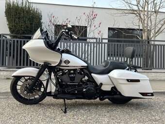 Harley Davidson Road Glide - 2