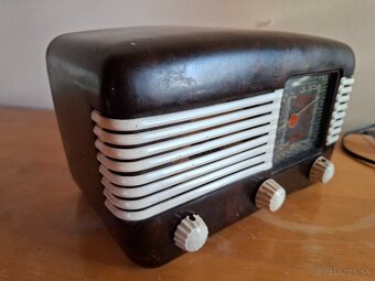 Talisman 306U mensie bakelitove radio - - 2