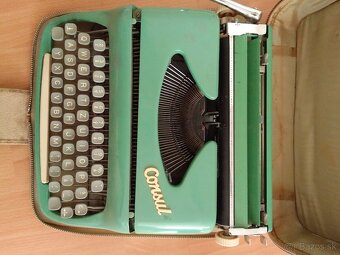 Starý písací stroj - 2