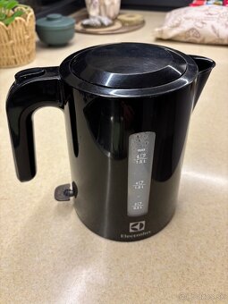 Rýchlovarná kanvica - 2