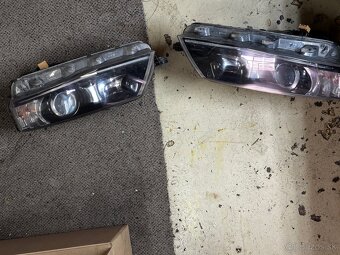 Predné svetlá octavia 3 xenon - 2