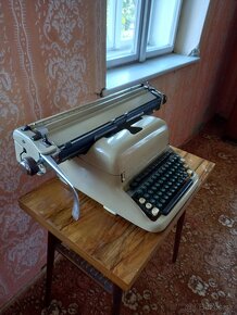 Predám retro písací stroj. - 2