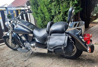 Suzuki Intruder 1500 - 2