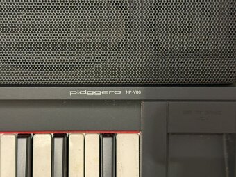 Predám digitálne piano YAMAHA NP-V80 Piaggero - 2