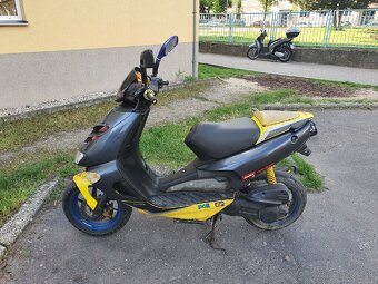 Predám skúter Aprilia 70 cm - 2