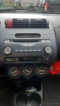 Predam Honda Jazz 1.4 benzin r.v.2002 - 2