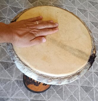 Africký bubon Djembe – výška 58 cm, priemer 31 cm. - 2