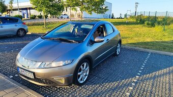 Predám Hondu Civic 1.8 Vtec SPORT - 2