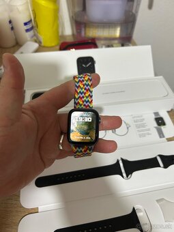 Apple Watch 5 44mm - 2