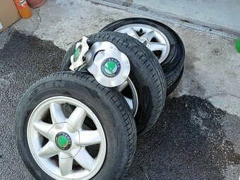 Elektróny + letné gumy na Škodu Felicia – 160 € - 2