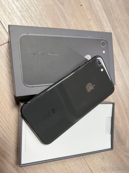 iPhone 8 64GB - 2