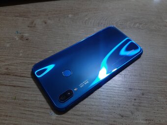 Huawei P20 lite plnefunkcny displej bez skrabancov tak isto - 2