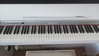 Elektricky klavir biely so stoličkou - 2
