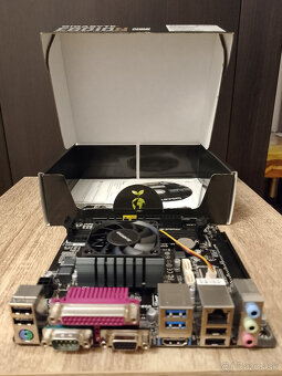 Gigabyte GA-E6010N - 2