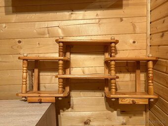 Nástenná polička - 2