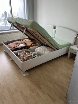 Manželská posteľ s úložným priesrorom - 2