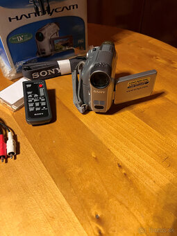 Videokamera - Sony DCR HC19E - 2