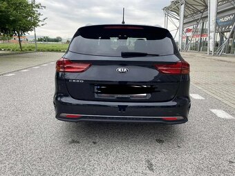 Predám auto značky Kia Cee'd SW - 2