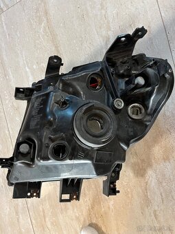 Svetlo Ford Ranger Wildtrack - 2