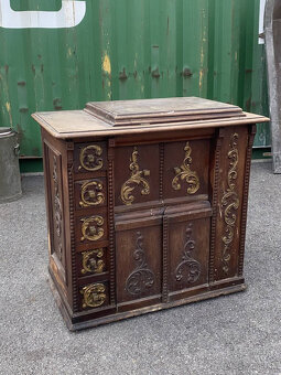 zaujímavá šijaca mašina Singer - 2