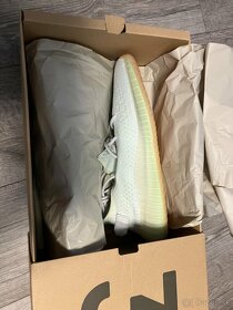 Yeezy 350 v2 Hyperspace - 2