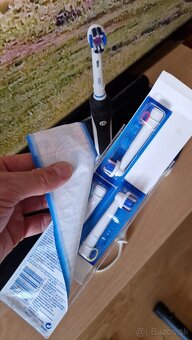 Oral B s Extra tromi vymeniteľnými nadstavcami - 2