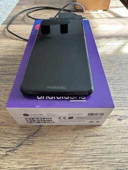 Motorola One XT1941-4 32GB - 2