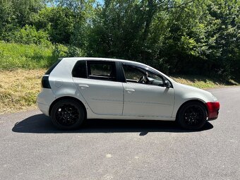 Predám Volkswagen Golf 5 - 2