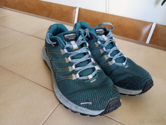Panske bezecke tenisky MERRELL Fly Srtike. - 2