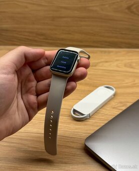 Apple Watch SE 2 (2024) 40mm Starlight - neaktivované - 2