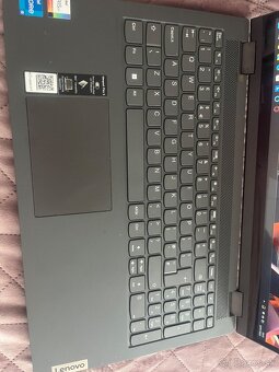 Predam notebook s dotykovou obrazovkou - 2