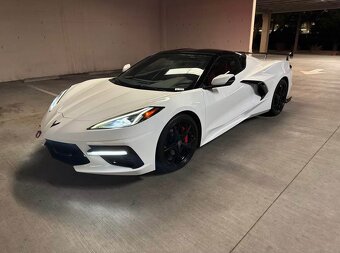 CORVETTE C8 - 2