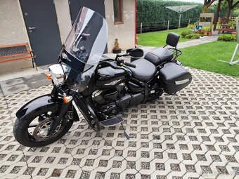 Suzuki C1500T - 2