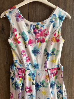 Krátke kvetované šaty veľ.36 - 2