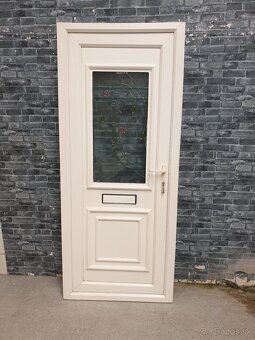Plastove dvere č. 27. 87x205cm P - 2