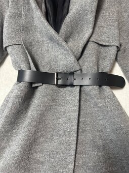 Asymetrický sivý kabát zn. Pietro Filipi originál - 2