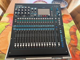 Allen & Heath Qu-16 - 2