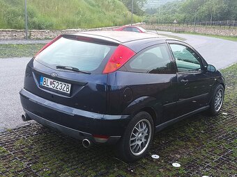 Ford FOCUS 2.0i 16v Sport - 2